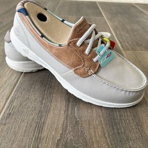 NWT Skechers go walk lite playa vista 8W